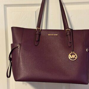 Michael Kors Tote